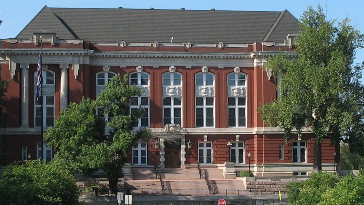 Missouri Supreme Court refuses to disbar lawyer who sexually assaulted his clients