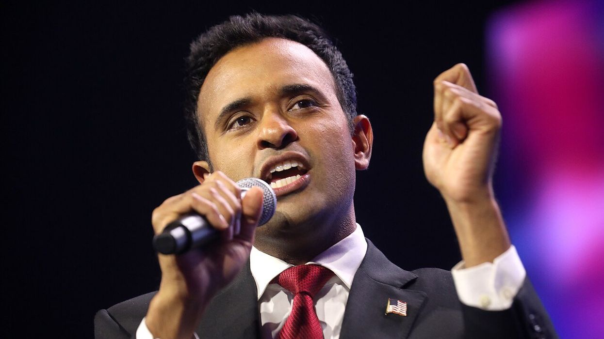'Blatant fanboying': Why the GOP base is 'eating up' Vivek Ramaswamy’s 'showmanship'