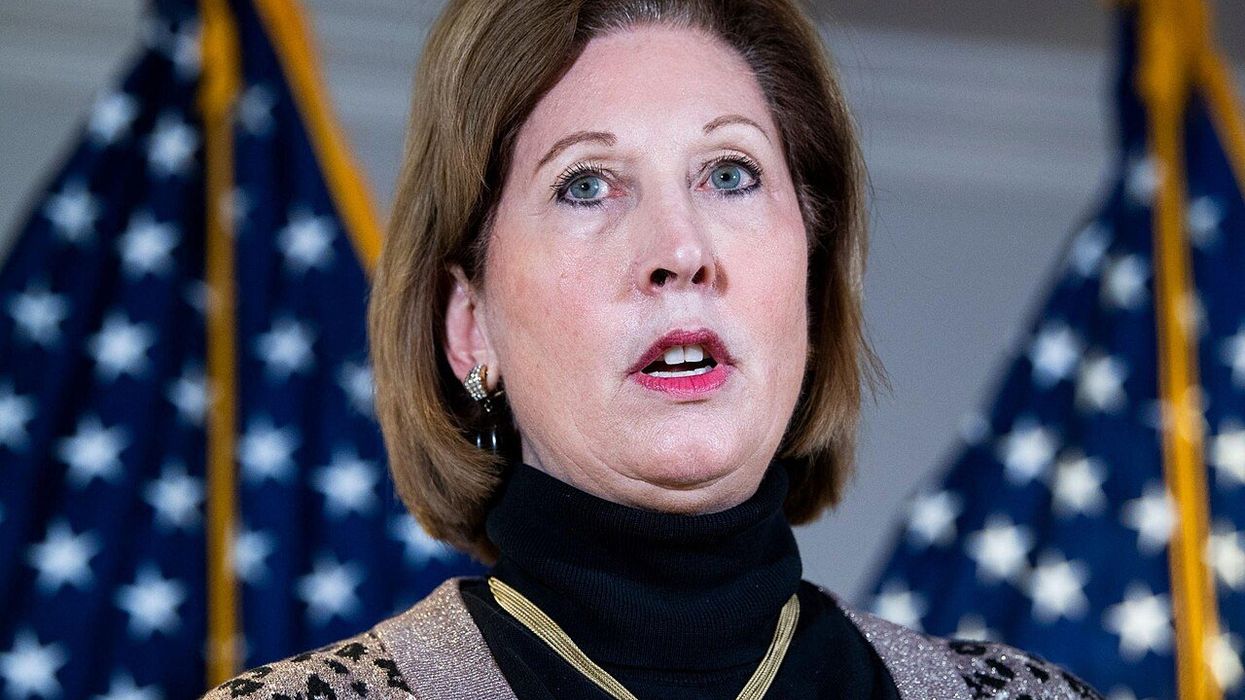 'Bad news' for Sidney Powell as first Trump co-defendant in Georgia RICO case takes plea deal: legal expert