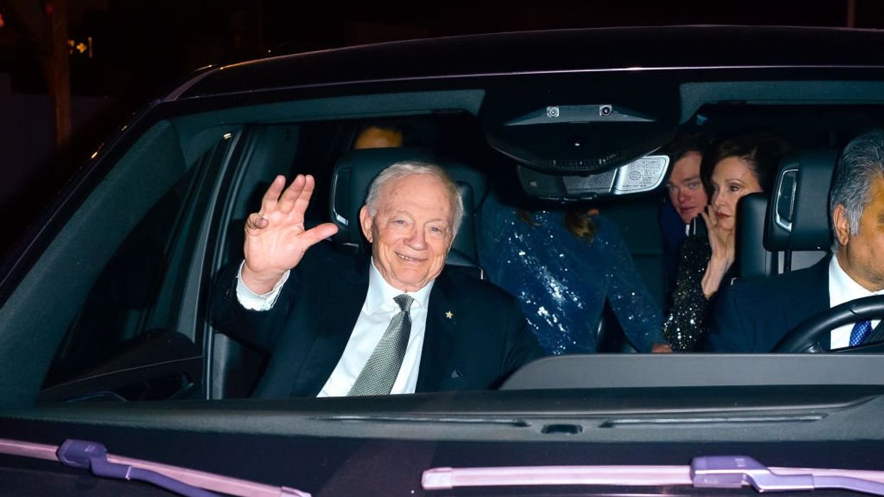 'Insult to our intelligence': Columnist rips sportscaster’s defense of Cowboys owner Jerry Jones’ 'racist' remarks