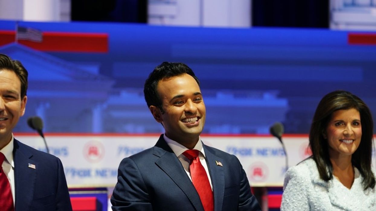 Ramaswamy burns through his personal fortune to win over Iowa voters — then gets ignored