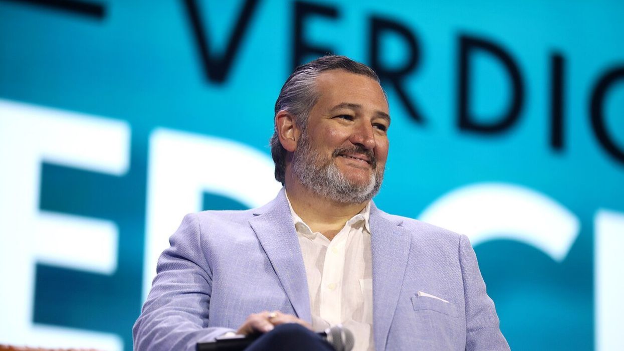 'Cosplaying as Sean Hannity': Critic explains why podcasts by GOP 'bloviators' are so 'disposable'