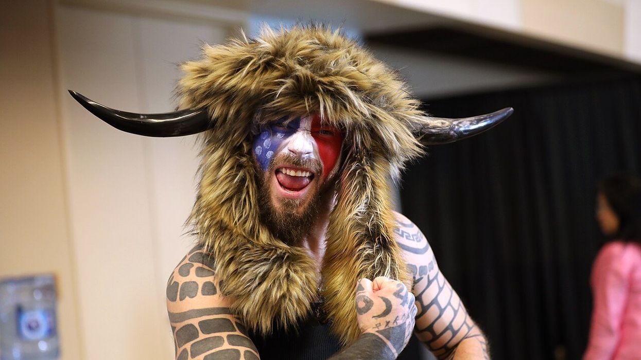 Trump pledges to pardon 'wrongfully imprisoned' Jan. 6 rioters as one of his 'first acts'