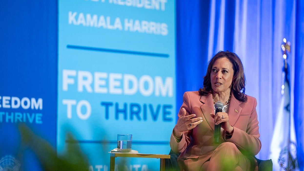 Ex-airlines exec explains why the 'vast majority of CEOs' are backing Harris  — not Trump