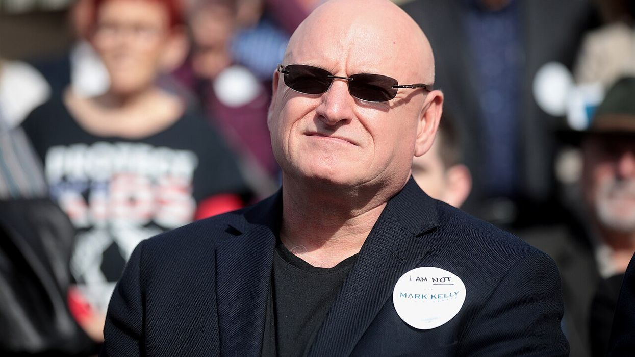 Retired astronaut explains how Trumps relationship with Musk 'is potentially dangerous'