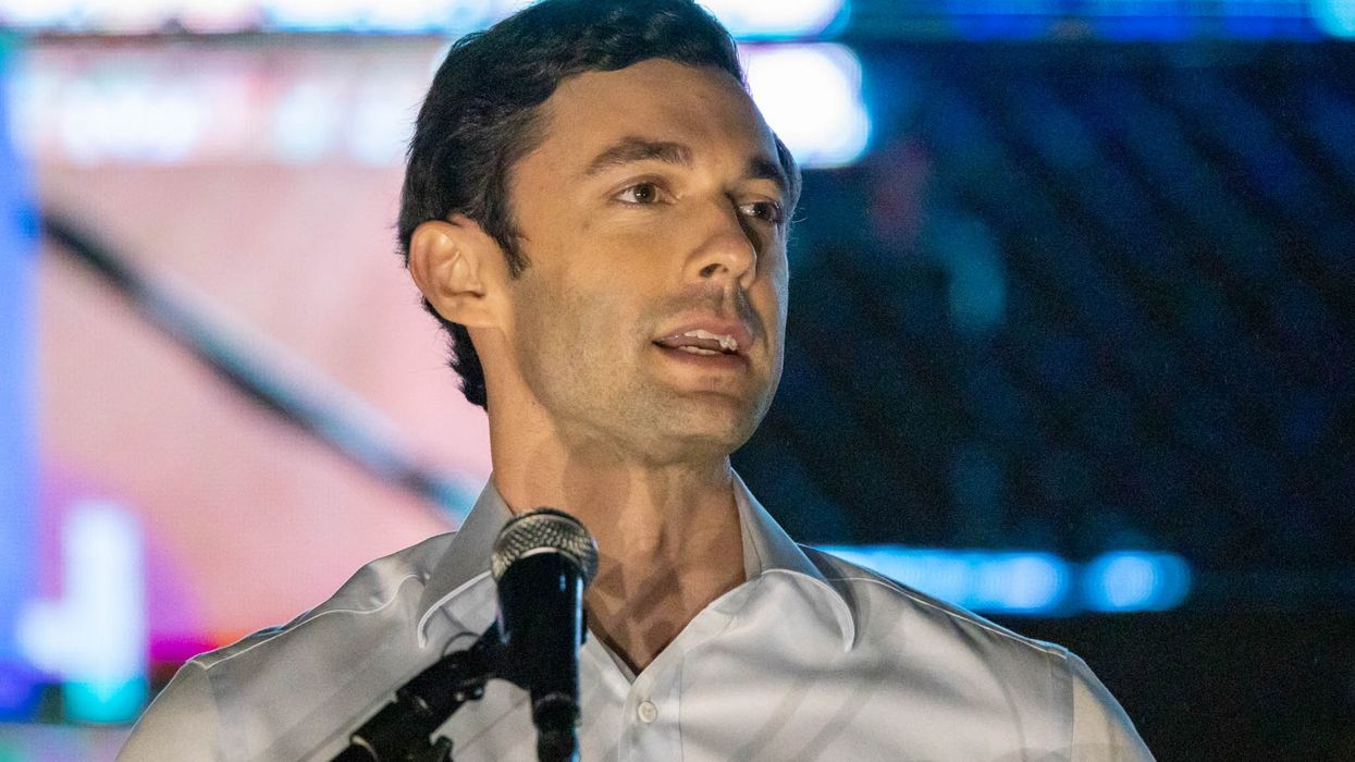 'I know how you feel about me': Senator swiftly shuts down Postmaster General Louis DeJoy