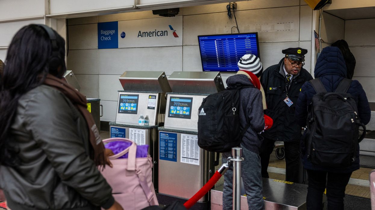 Bring a snack: Airline workers offer 5 tips for stress-free holiday travel