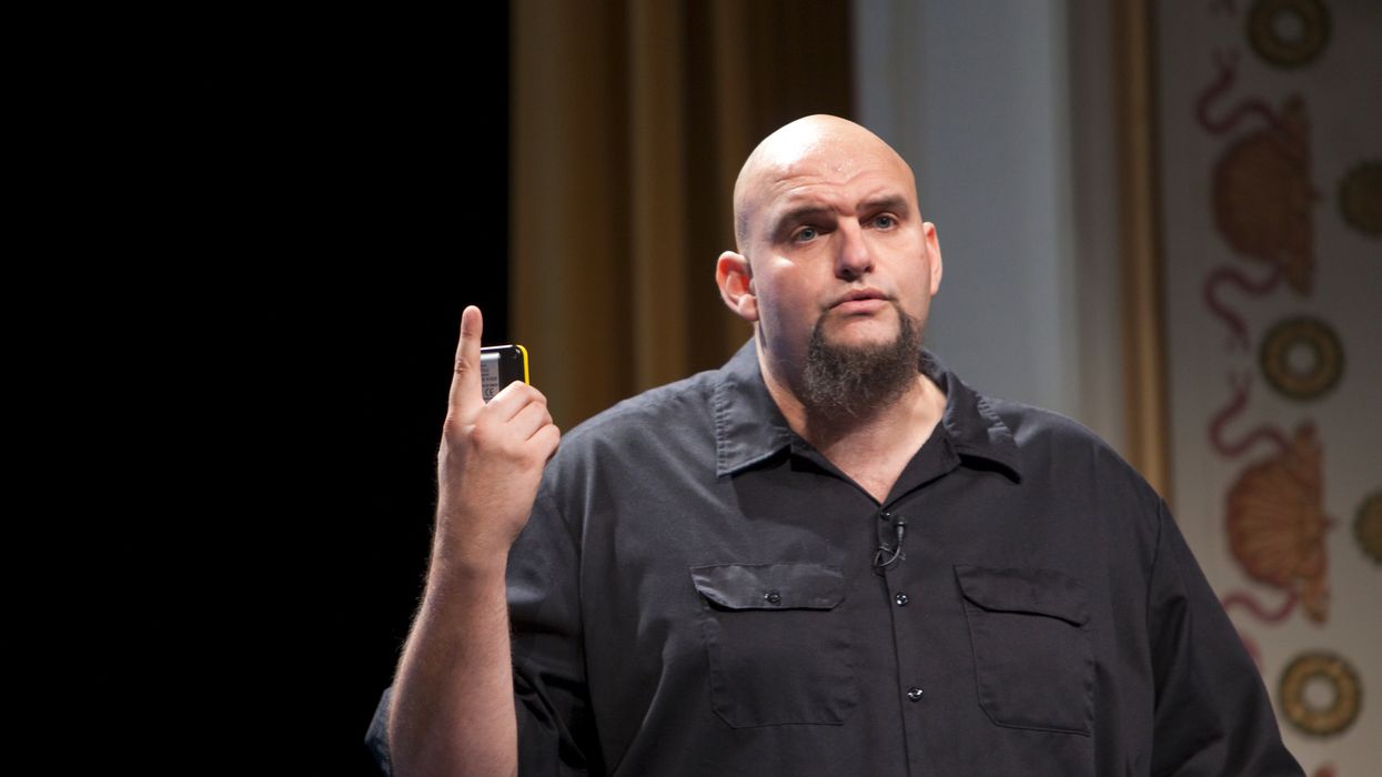 'MAGA friendly' Fetterman blasted for accepting Trump Mar-a-Lago invite