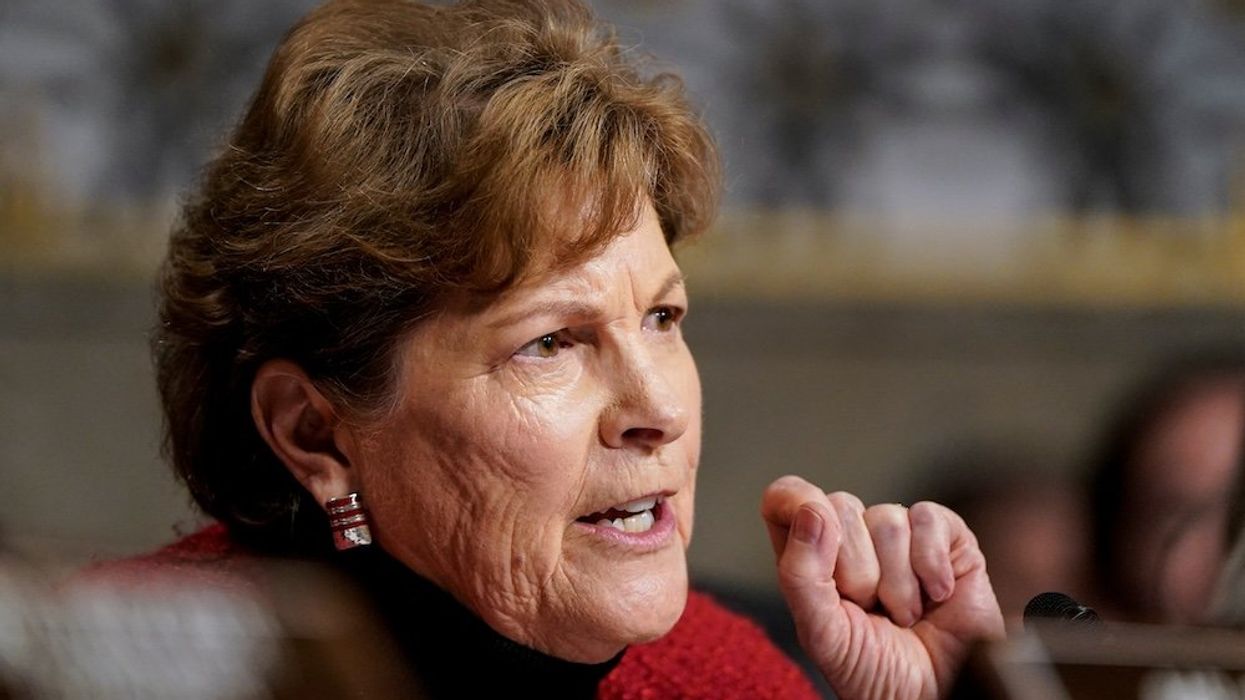 Senator grills Trump defense secretary pick over '11th-hour conversion' on women in military