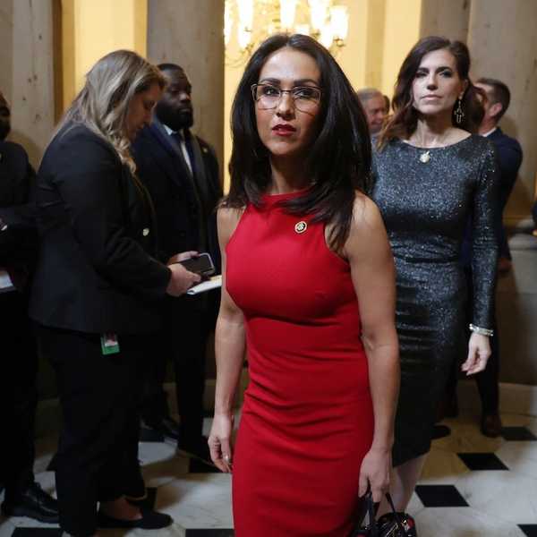 short lady in red dress at inauguration Red Dress Inaugeration Short Woman