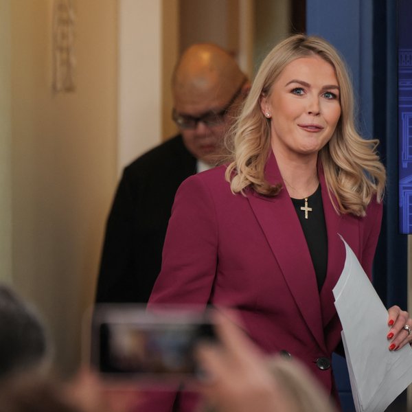 Ex-WH press secretary calls Trump aide's bluff on funding freeze: 'We never could've gotten away with this' - Alternet.org