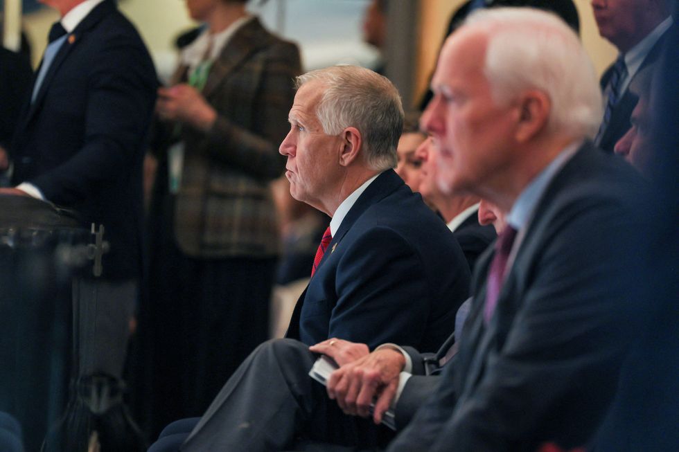 Trump loses multiple conservatives after latest Minnesota shooting