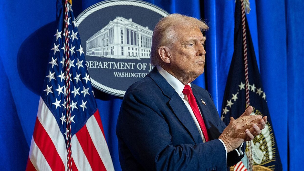 'Buyer beware': What scammers and Trump have in common