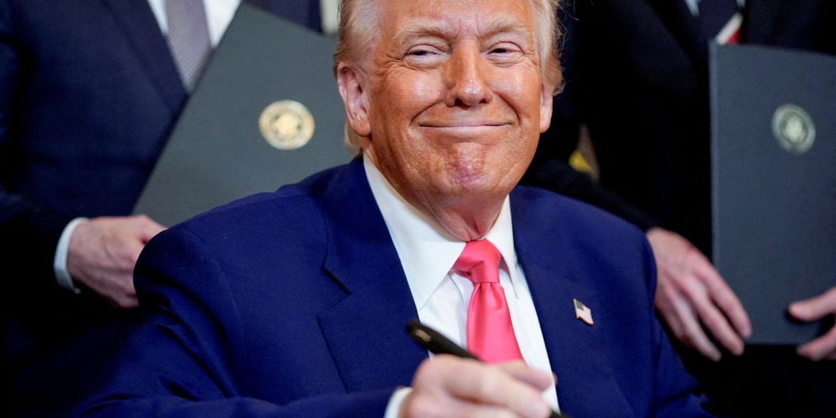 This insanity proves Trump wants to take us all with him to his grave ...