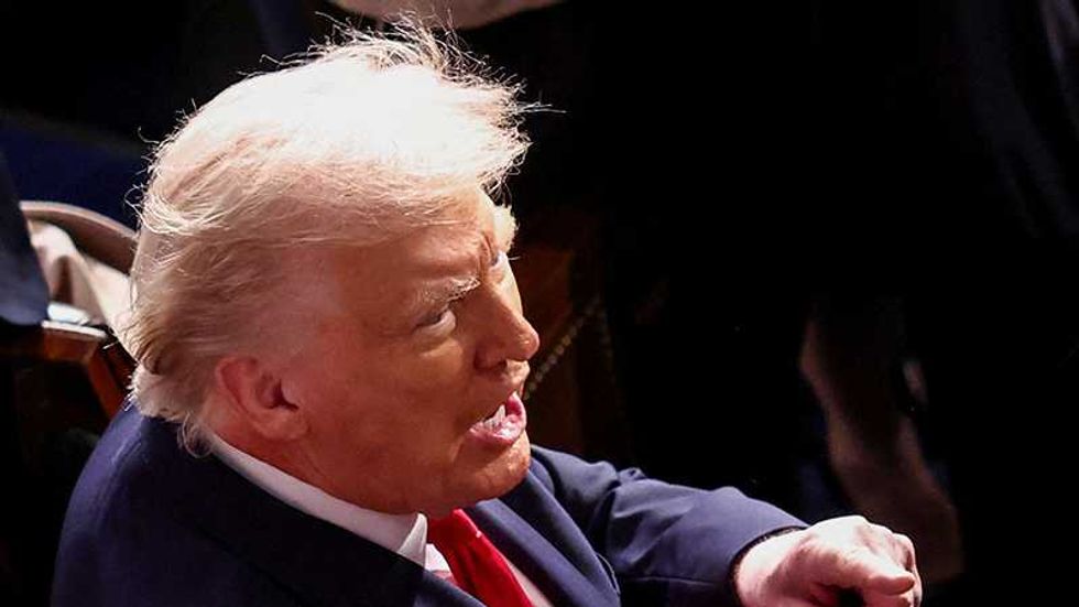 ट्रंप के ग्राफिक हिंसा और हत्या का वर्णन करते समय 'खुशी भरे भाव' से दर्शक परेशान