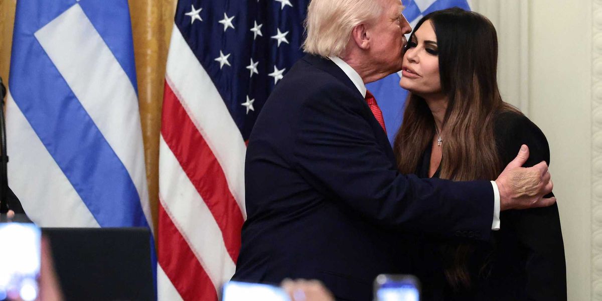 Συνελήφθη ο πρεσβευτής Τραμπ στην Ελλάδα για «πληθωρικές» διαρροές δαπανών 90.000 δολαρίων