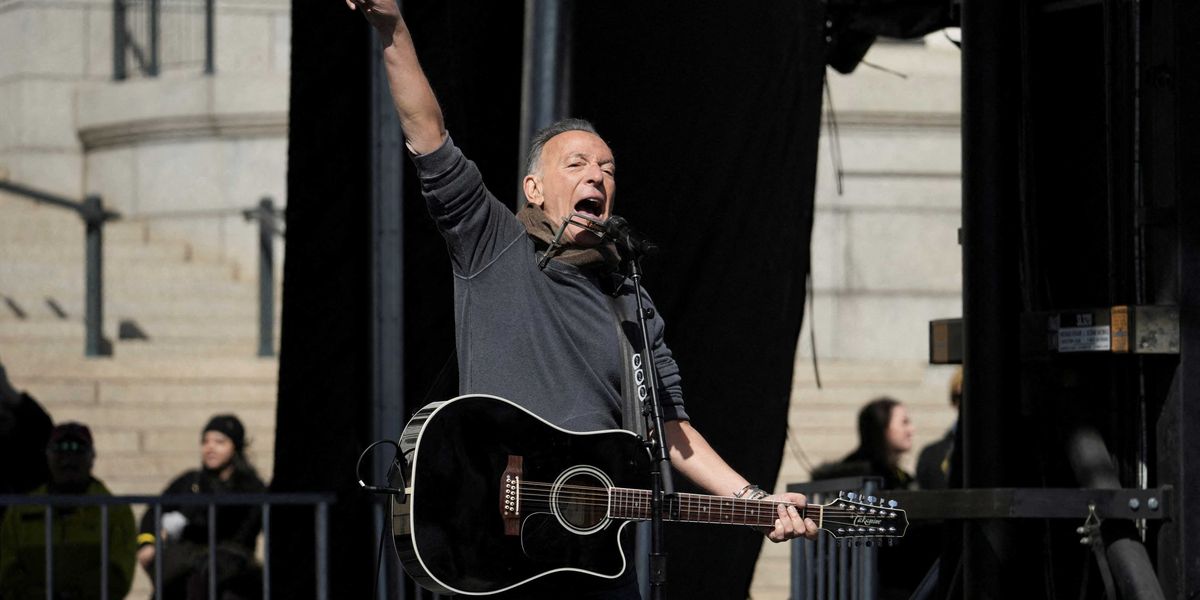 Trump’s 'unstable' Springsteen rant sign of 'cognitive issues': security expert