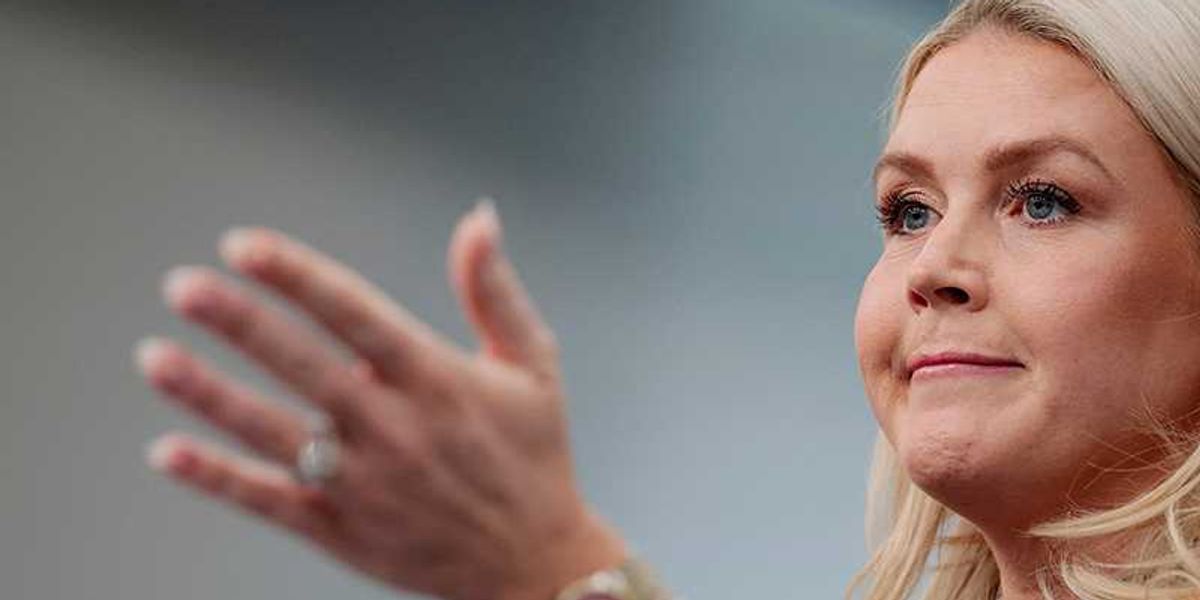 Karoline Leavitt bizarre denial a contradiction of official's statement