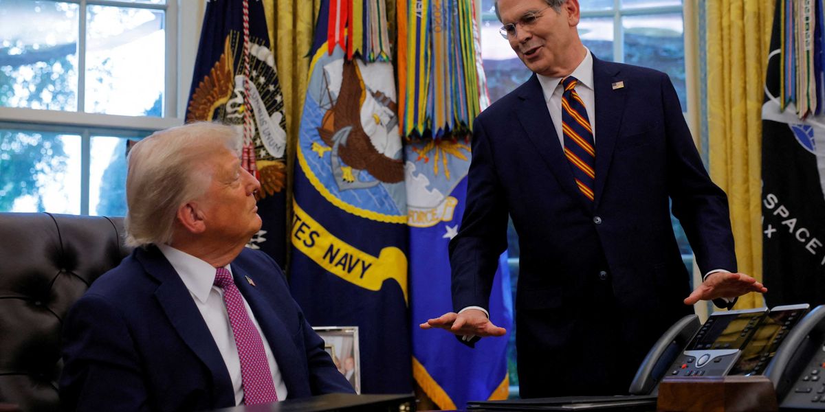 Trump’s own aides blow holes in his latest economic claim