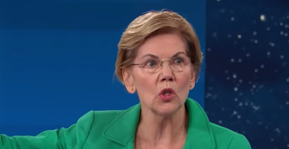 Elizabeth Warren had the perfect response to CNN's terrible question about climate change and lightbulbs