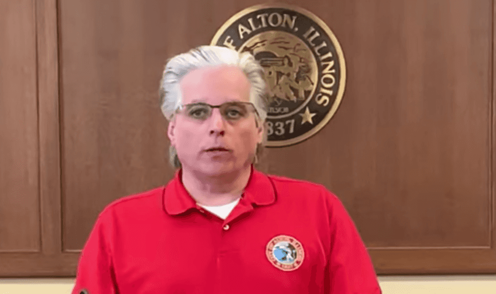 This Illinois mayor asked police to aggressively enforce a stay-at-home order— and his own wife was caught in violation