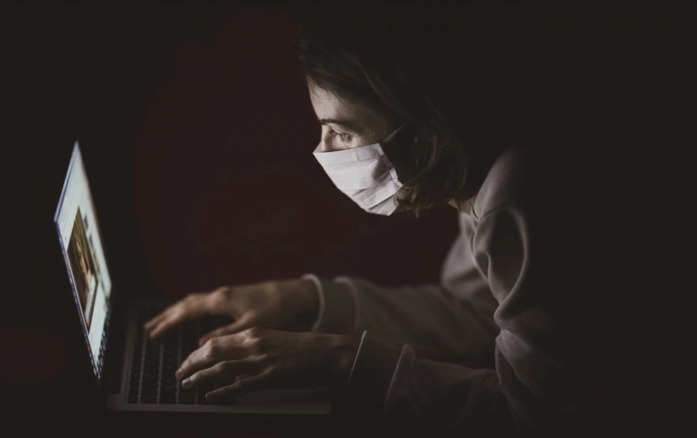 Here are the 7 distinctive traits of conspiratorial thinking
