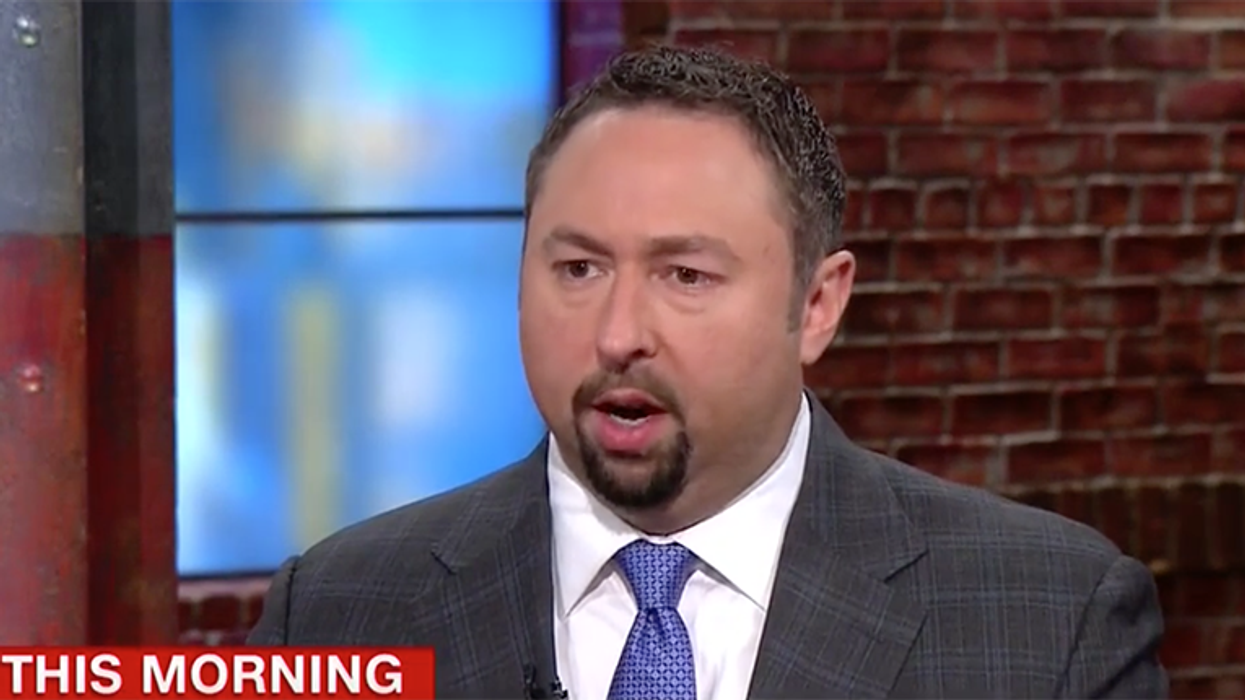 Trump's top campaign strategist is hiding payments from Steve Bannon