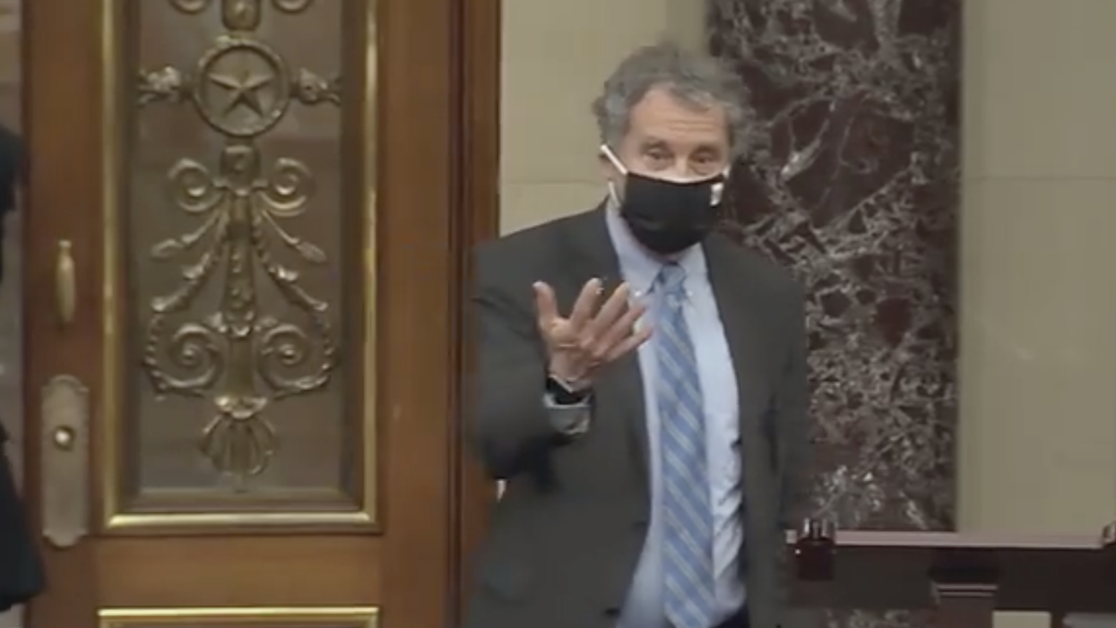 Watch: Sherrod Brown tells off Alaska Republican for refusing to wear face mask on the Senate floor