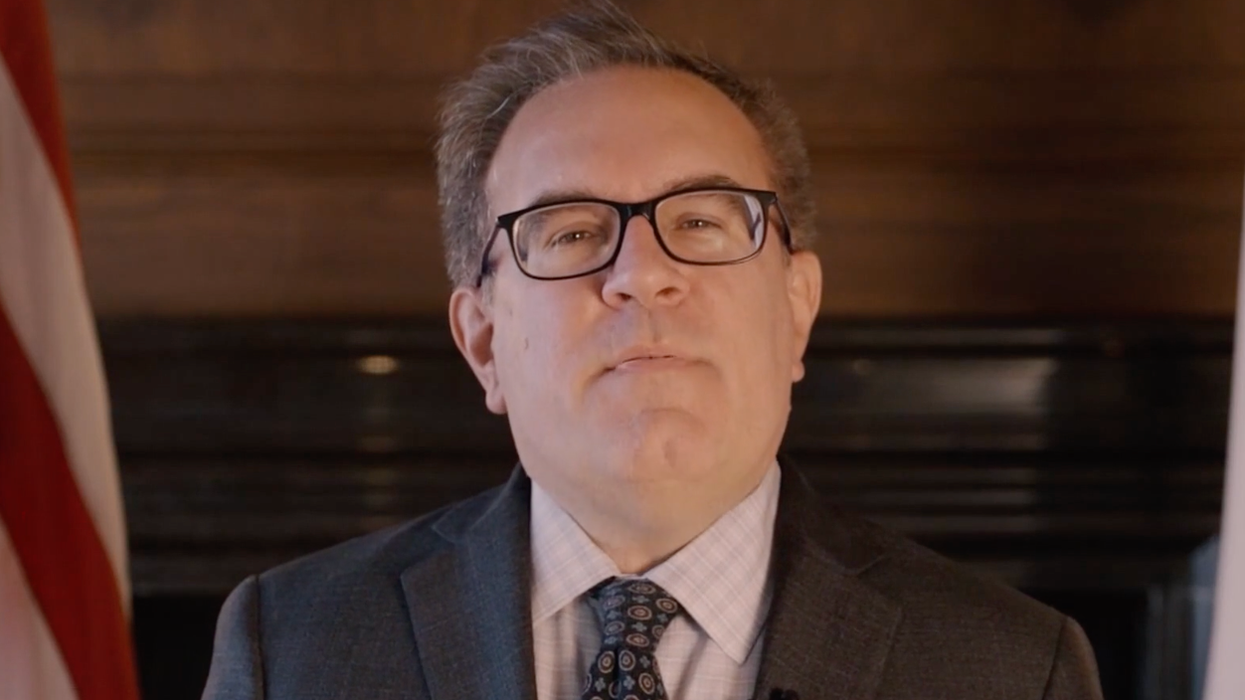 Top Trump official plans last-minute foreign travel