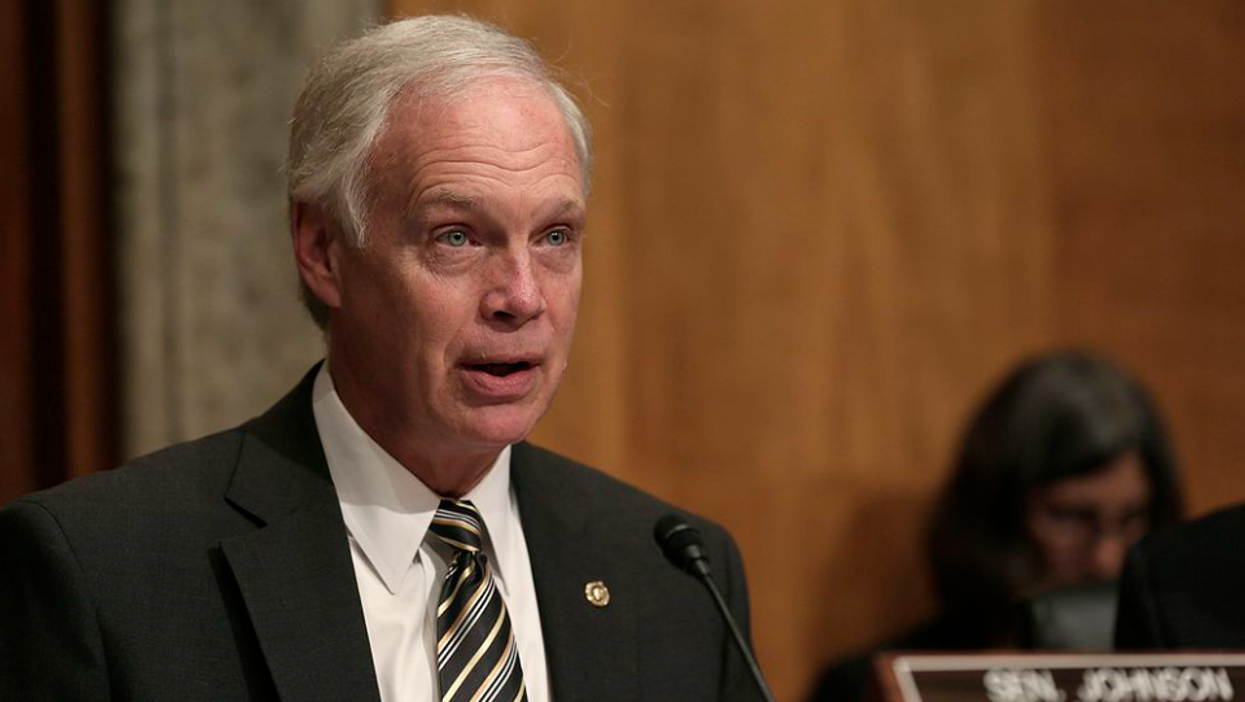 Sen. Ron Johnson invites AIDS-denying anti-vaxxer to testify on COVID