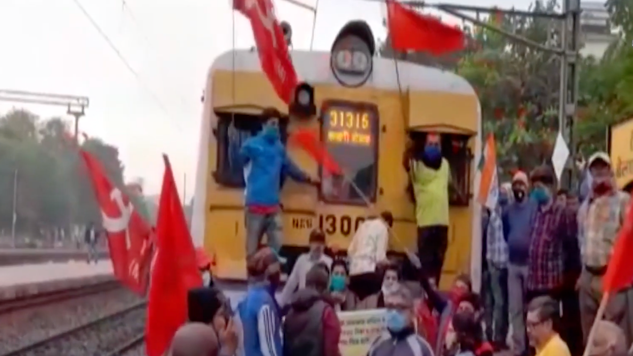 'This is a revolution, sir': Millions of Indian workers launched a general strike and 'converged' with farmers' protest
