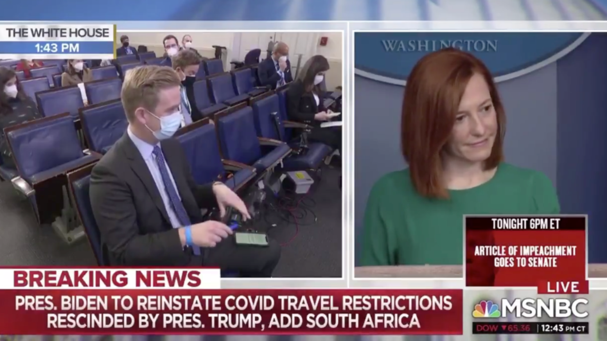 Fox News reporter mocked for 'gotcha question' after WH press secretary refuses to take the bait