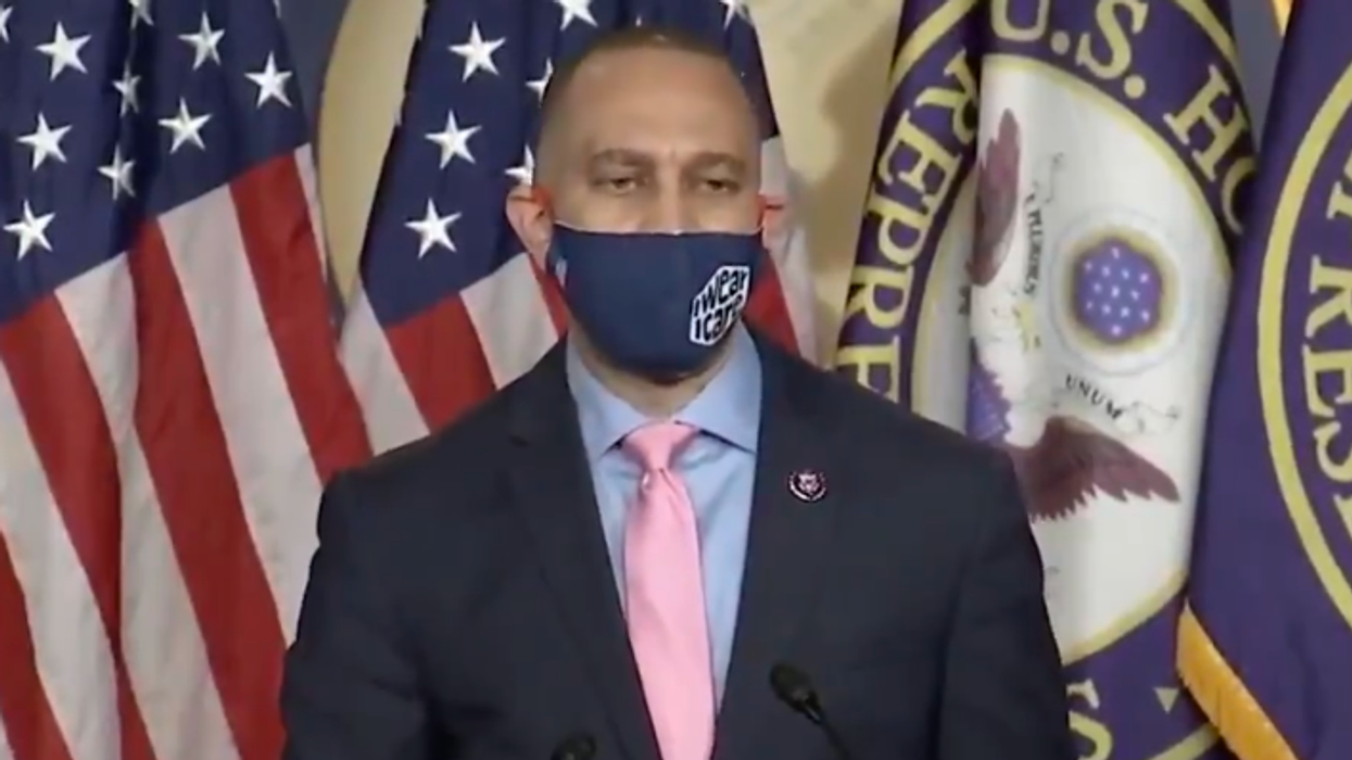 'Clean up your mess, Kevin': Hakeem Jeffries slams House Minority Leader McCarthy for demanding Maxine Waters' censure