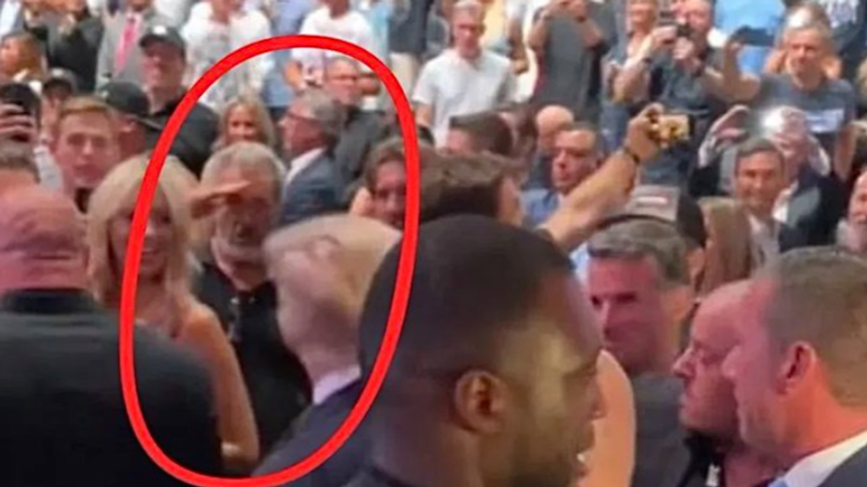 Mel Gibson gets torched on Twitter after appearing to salute Trump