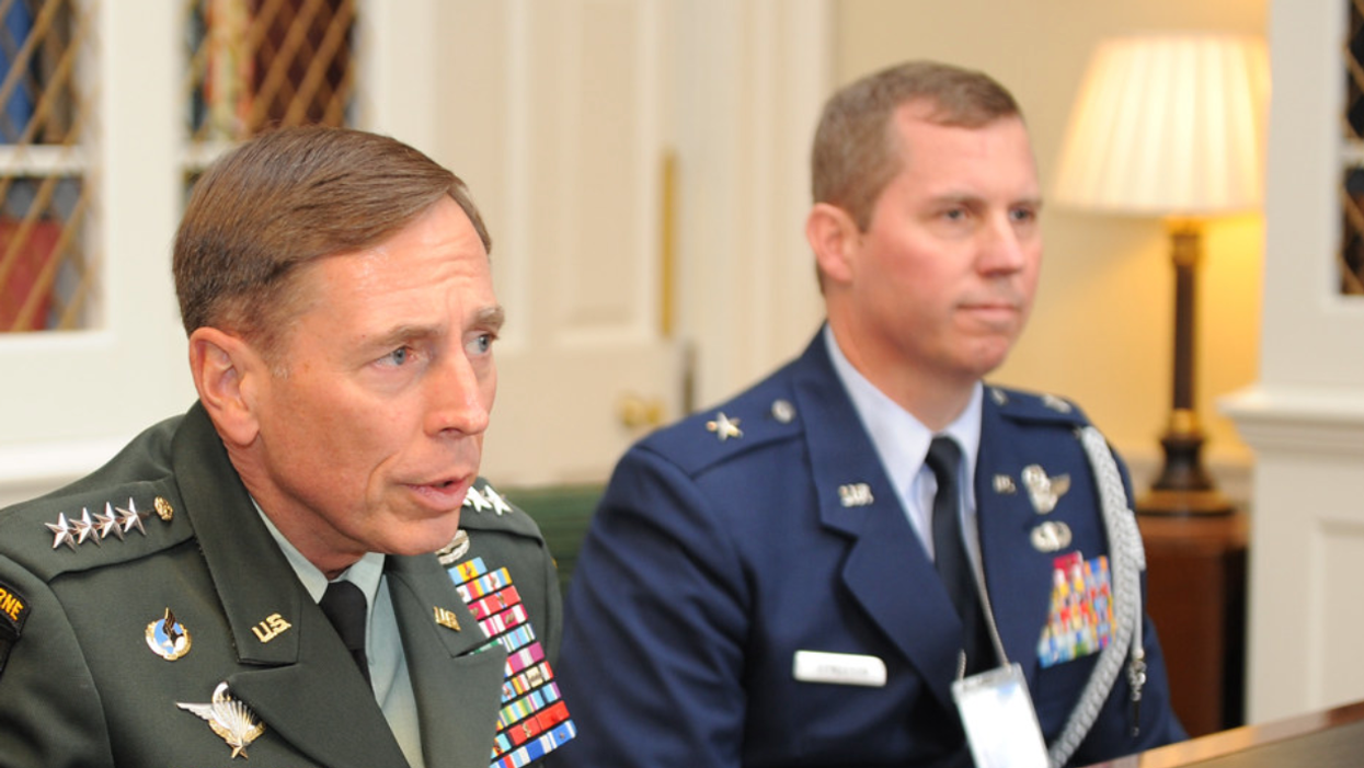 Gen. David Petraeus explains why Russian generals are being picked off one by one in Ukraine
