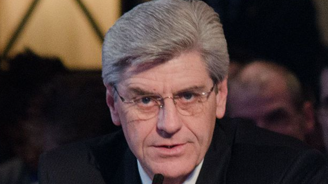 Former MS gov. ordered $1.1 million payment of welfare funds to Brett Farve, court docs reveal