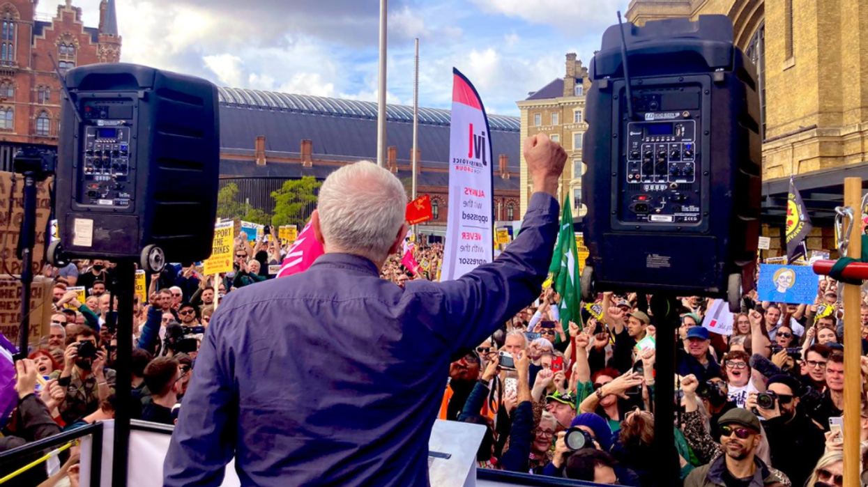 'Enough is enough': Protests erupt in the United Kingdom amid soaring prices and tax cuts for the rich