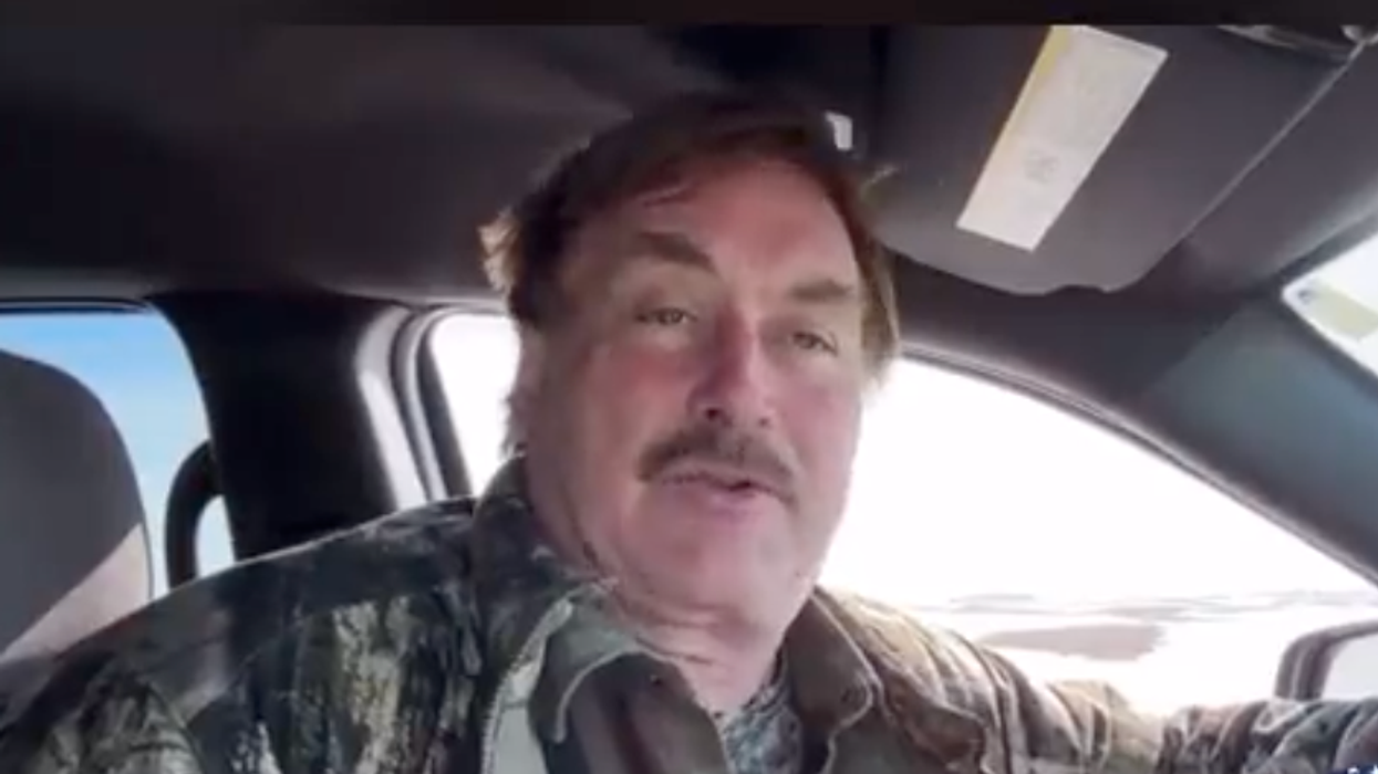 'That shaking hand': Mike Lindell's disheveled video call to Steve Bannon sparks internet intrigue