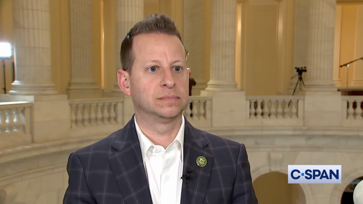 Democrat 'apologizes' to 'Grand Appliance Party' for protecting kids from gun violence instead of gas stoves