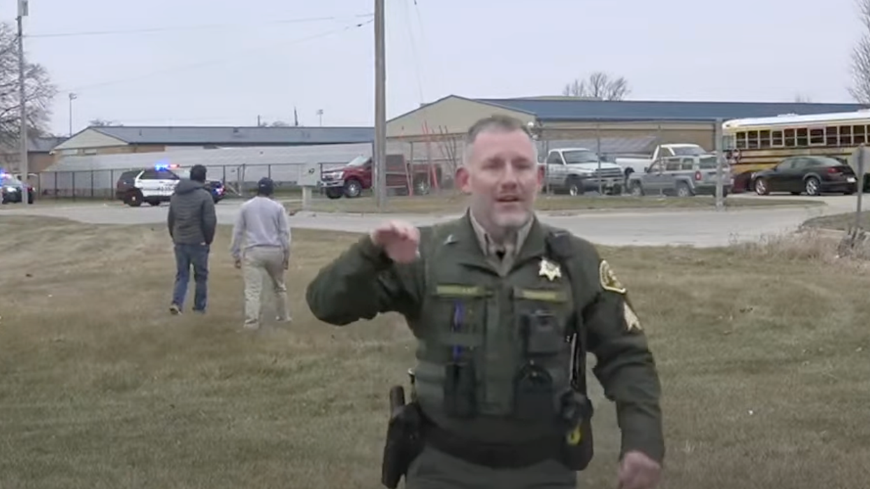 Reports of active shooting situation at Iowa high school (streaming video)