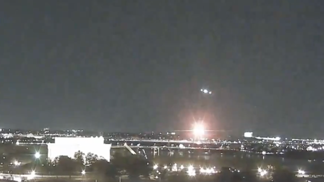 'Mass casualty incident': Video emerges of mid-air explosion that shut down DC airport