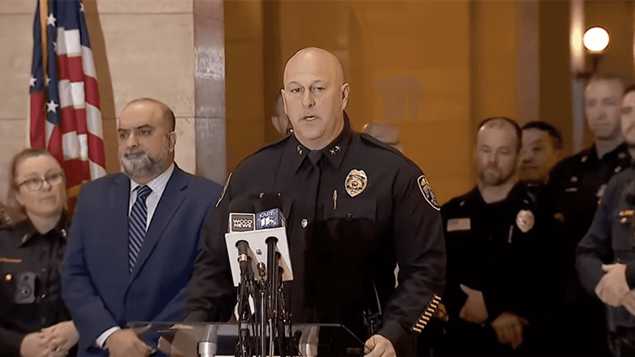 Minnesota police chiefs say federal agents are pulling over cops and demanding papers