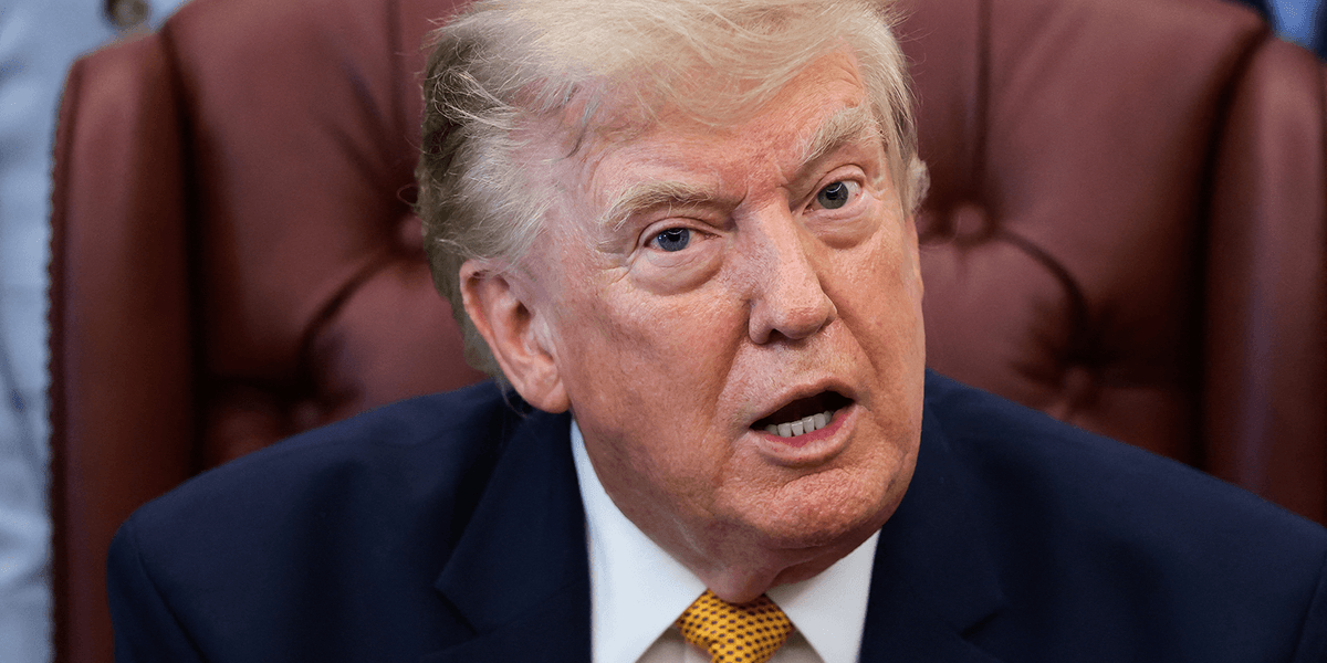 'Yikes!' Warning signs flash as moderate Republicans 'abandon' Trump