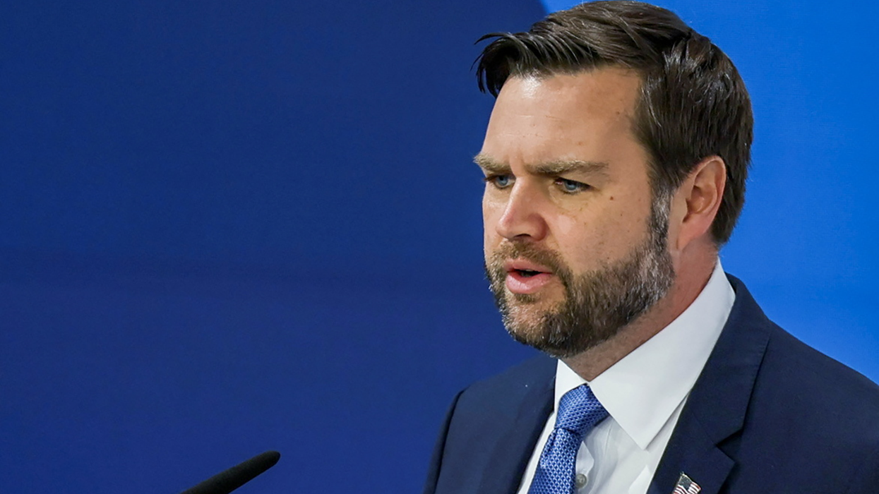 Pope's Easter address denounces 'contempt' for migrants following meeting with Vance