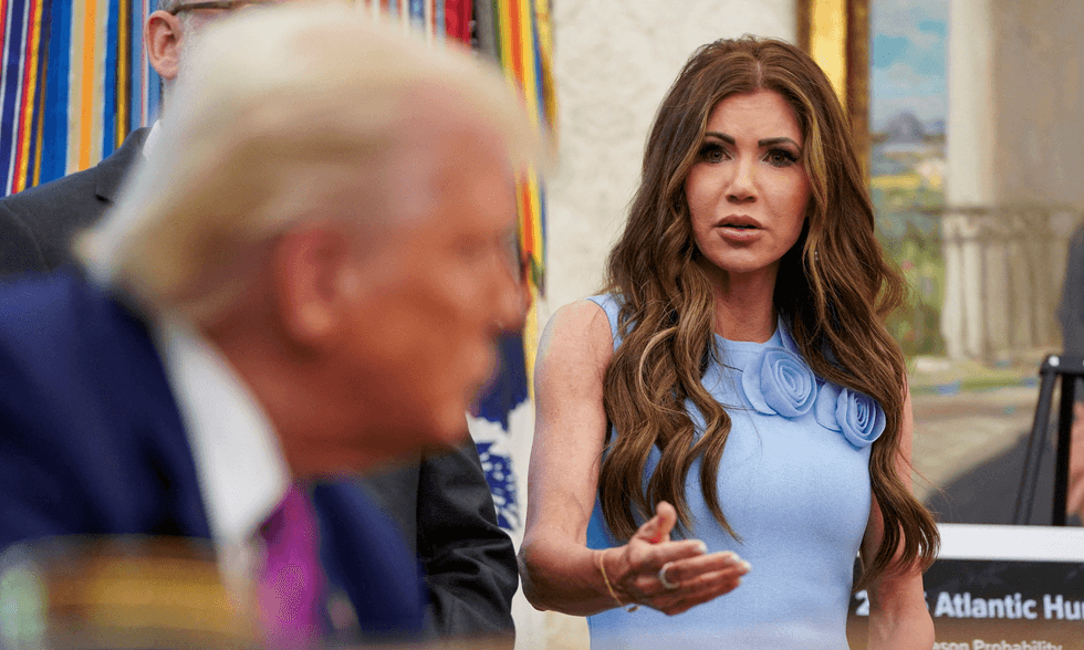 特朗普在明尼苏达州第二起致命枪击引发强烈反对后寻求"下台阶"