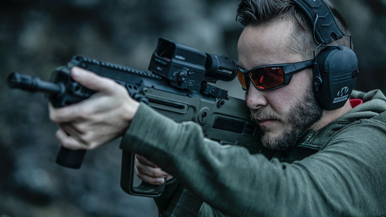 The militarization of society is trapping us in a paralyzed republic