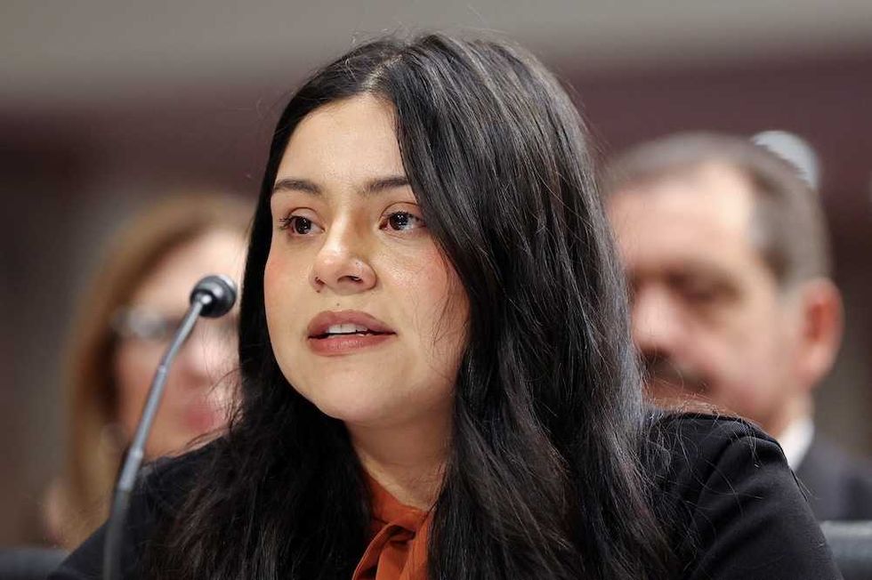 Federal agent took 'trophy' photo of woman he shot: victim