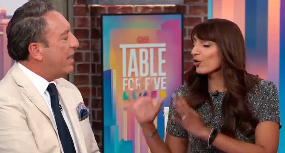 'That’s not true': CNN panel bushwhacks CEO's sunny economic claims