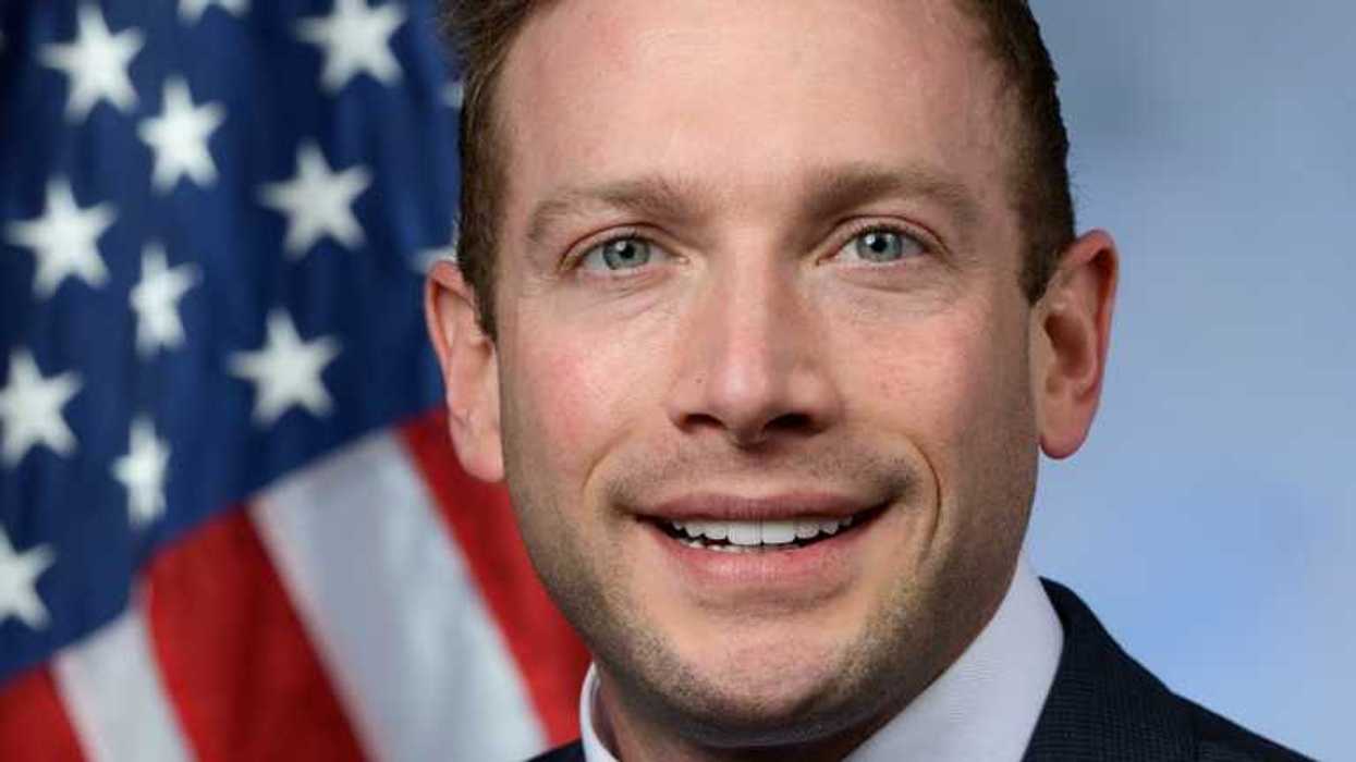 'Don't believe him': Mental health expert tears apart 'self-pitying' Miller
