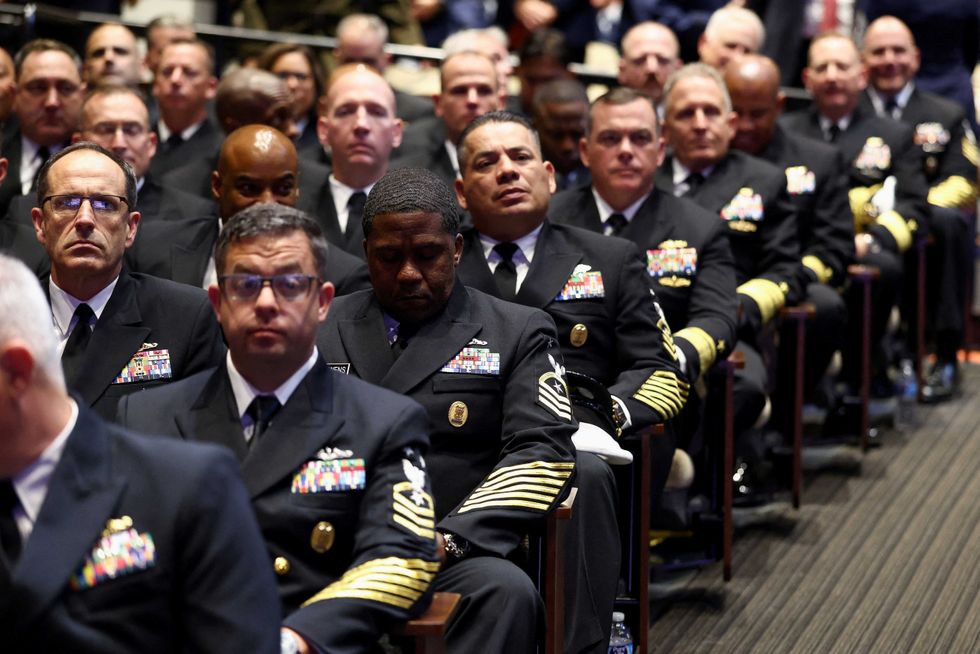 Pensioneerunud kolonel hoiatab, et sõjajõud on kinni jäänud Trumpi „seaduslikele, kuid hirmutavatele“ käskudele järgimises